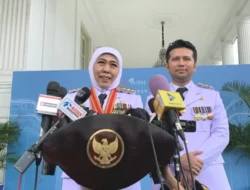 Kelakar Prabowo: Bu Khofifah Cocok Jadi Pertama Menteri