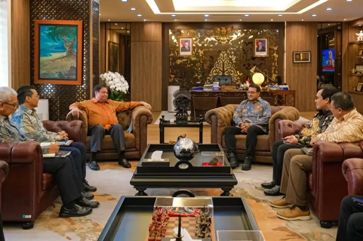 Menekraf Teuku Riefky Temui Menko Airlangga Bahas Ekraf