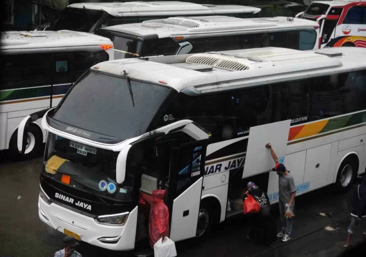 Panduan Memilih Bus yang tersebut Layak Jalan lewat Stiker: Biru, Pink, lalu Tanda X, Apa Bedanya?