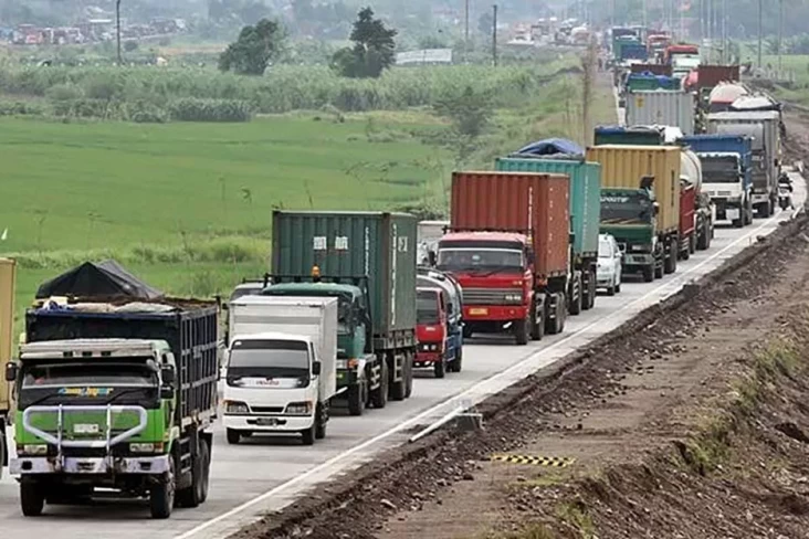 Pelarangan Truk Sumbu 3 Saat Lebaran Terlalu Lama, Asosiasi Logistik kemudian juga Forwarder Teriak