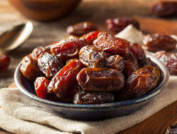 Perang Manis dalam Meja Takjil: Kurma Alami vs. Kurma Gula, Siapa Pemenangnya?