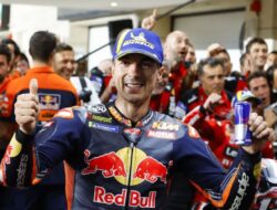 Maverick Vinales masih rayakan podium walau terkena penalti