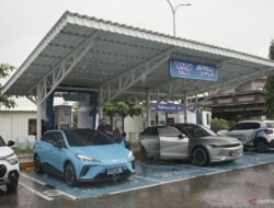 Berapa lama waktu charging mobil listrik? Simak ulasan serta tipsnya