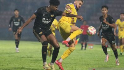 Pemain asing Kejuaraan 1 yang digunakan dipanggil negaranya pada jeda internasional