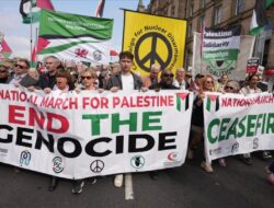 Aktivis ditahan di dalam Heathrow lantaran sweater bergambar peta Palestina