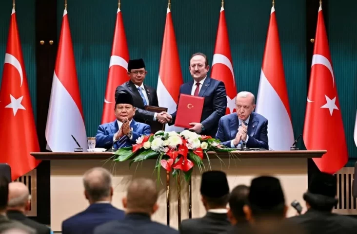 Prabowo dan juga Erdogan Sepakat Perkuat Kerja Sama Area Penanggulangan Bencana hingga Komunikasi