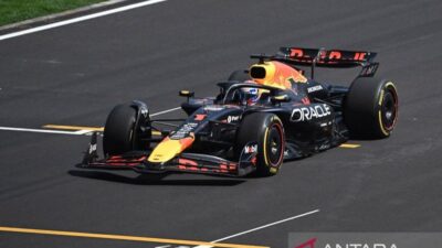 Verstappen nilai Red Bull masih belum terlalu cepat saingi McLaren