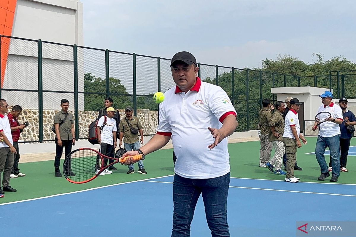 Kepala Daerah Bogor resmikan Lapangan Tenis Kapten Muslihat ke pada Pakansari