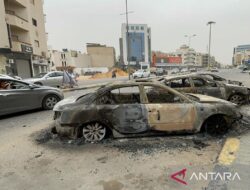 Protes Meletus dalam Tripoli, Pejabat Senior Undur Diri