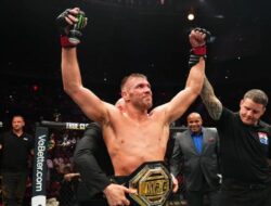 Dricus hadapi Chimaev untuk pertahankan gelar kejuaraan juara pada UFC 319