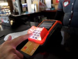 Kartu debit vs kartu kredit: Mana lebih tinggi cocok untuk gaya hidup Anda?