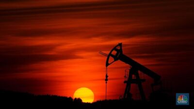 Minyak Planet Tertahan, Ada Efek Perang Rusia Hingga Iran