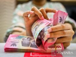 Rupiah menguat dipengaruhi pelemahan data ekonomi Amerika Serikat